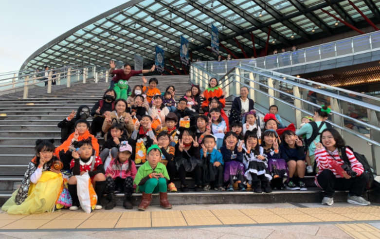 AESハロウィンで岐阜までお出かけの集合写真